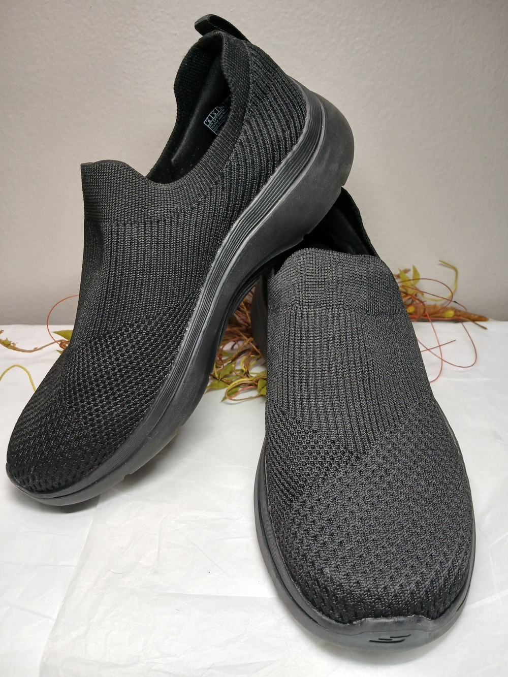 Skechers Women's Black Knit Slip-On Athletic Sneakers Air Cooled Archfit Sz US 8